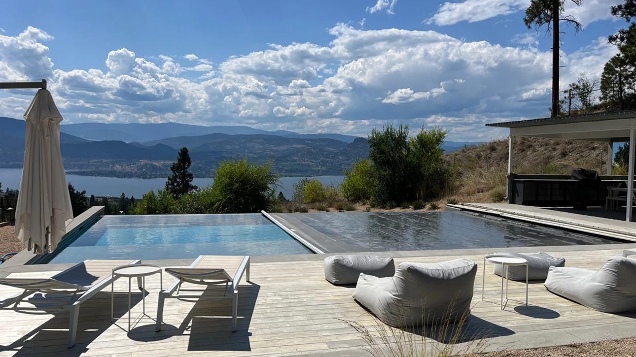 Make a sustainable choice for your backyard with an automatic pool cover. 